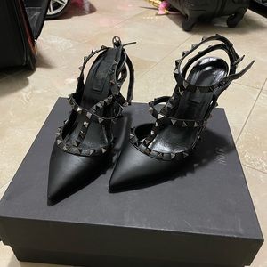 Valentino ROCKSTUD ANKLE STRAP PUMP WITH TONAL STUDS